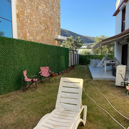 Close To The Sea In - With A Shared Pool * Kusadası