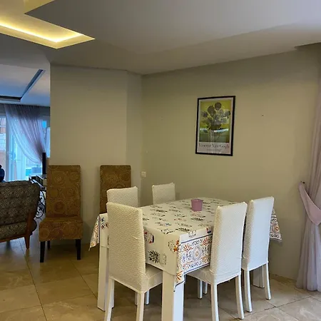 Close To The Sea In - With A Shared Pool Kusadası