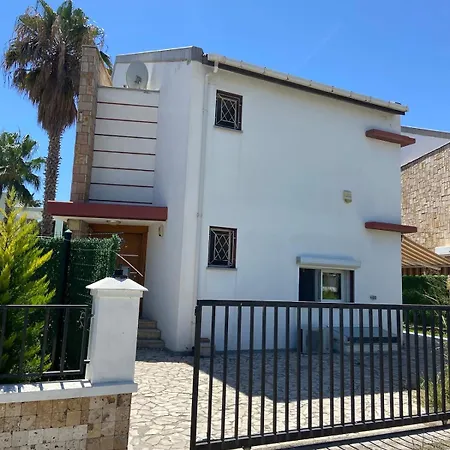 Close To The Sea In - With A Shared Pool Villa *
