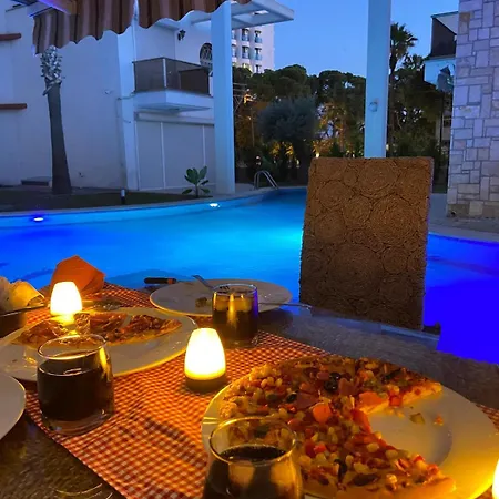 Close To The Sea In - With A Shared Pool Kusadası