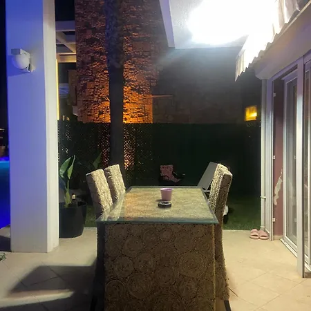 Villa Close To The Sea In - With A Shared Pool Kusadası